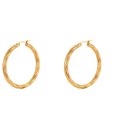 New Twist Hoops (ChanSutt)