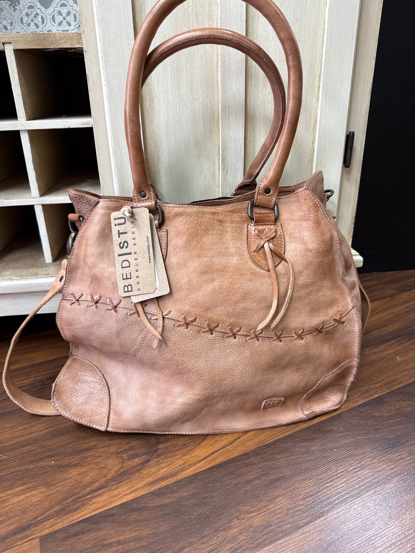 Bedstu Bruna (oats/tan rustic)